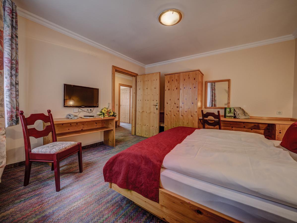Dorf Hotel Gruener Baum Maria Laach am Jauerling Екстер'єр фото
